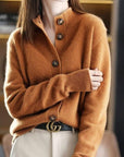 Primadon Damenpullover Karamell / XS Nora Damen Strickjacke | Hochkragen, Vintage-Charme, Bequem