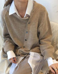 Primadon Pullover & Strickjacken Lisa | Elegante Kaschmirjacke für Damen mit Knopfdetails