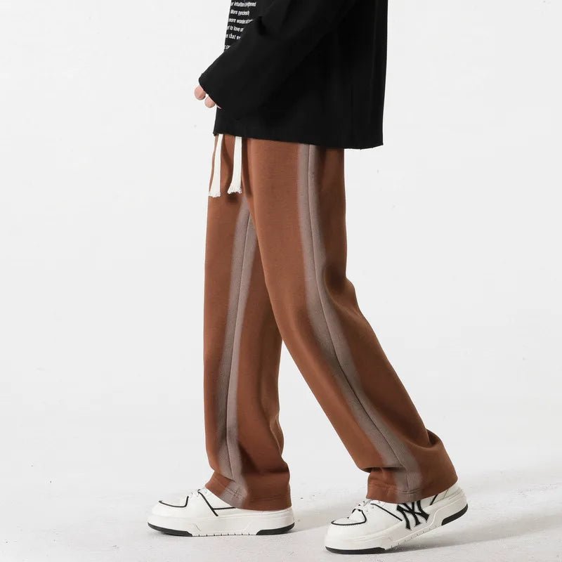 Bequeme Jogginghose für Herren locker geschnitten warm weich ideal für Freizeit 2