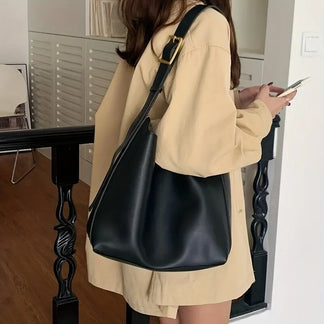 Elegante Ledertasche für Damen hochwertig zeitlos vielseitig schwarz 0
