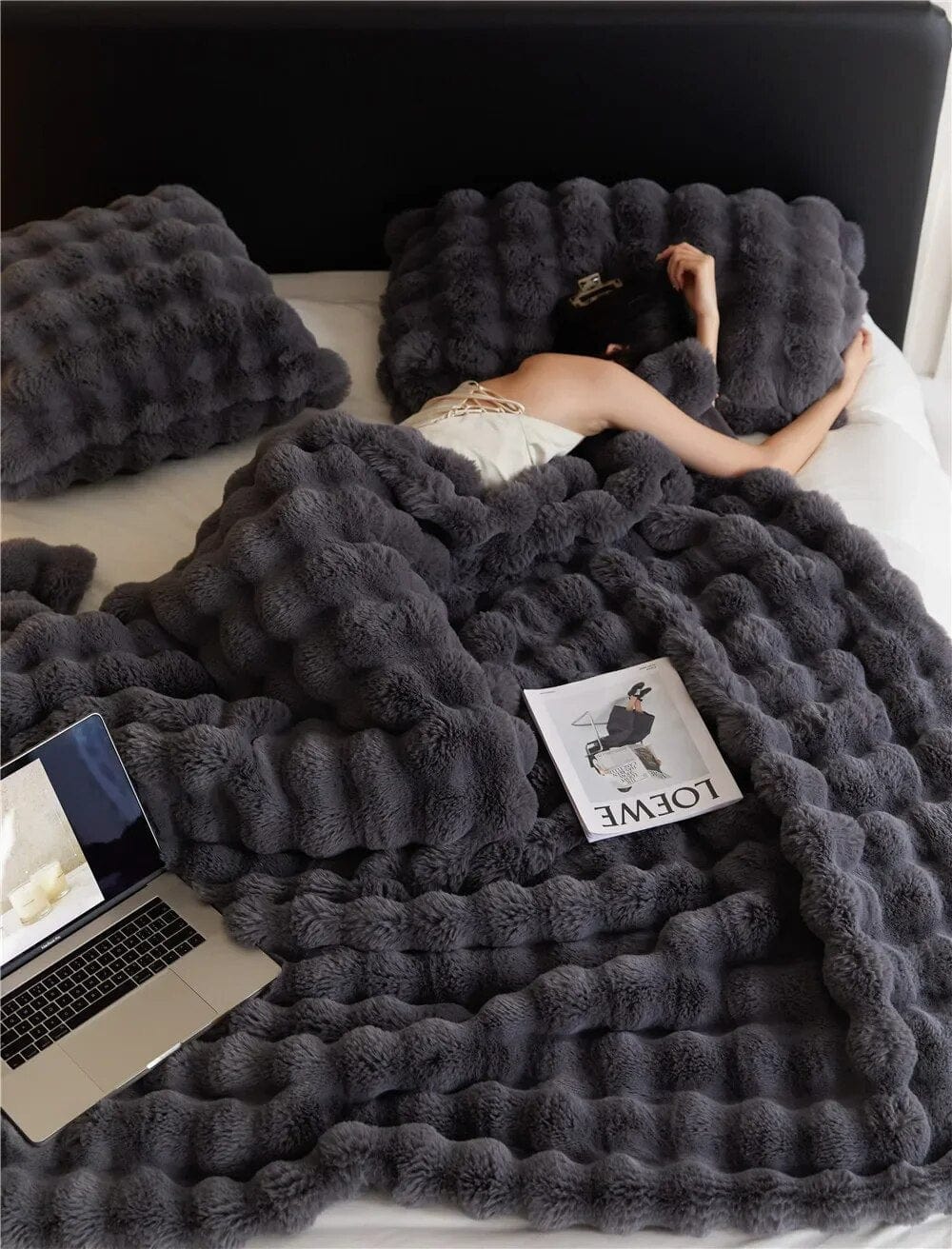 Soft Plush Blanket for Unisex Year-Round Machine Washable Cozy 2