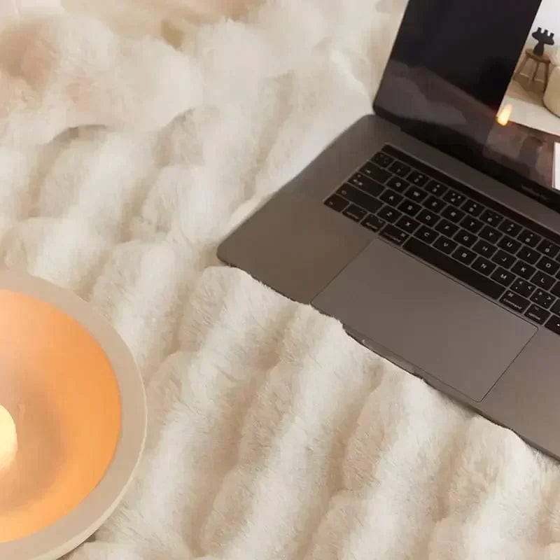 Soft Faux Fur Blanket for Unisex Portable Cozy Versatile 6