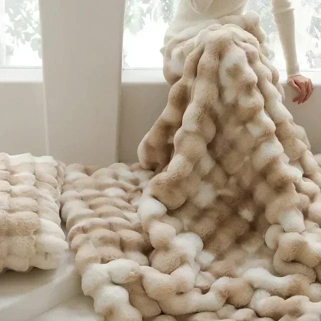 Soft Faux Fur Blanket for Unisex Portable Cozy Versatile 2