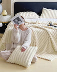 Luxurious Plush Blanket for Home Cozy Warm Soft 200x150 cm 3