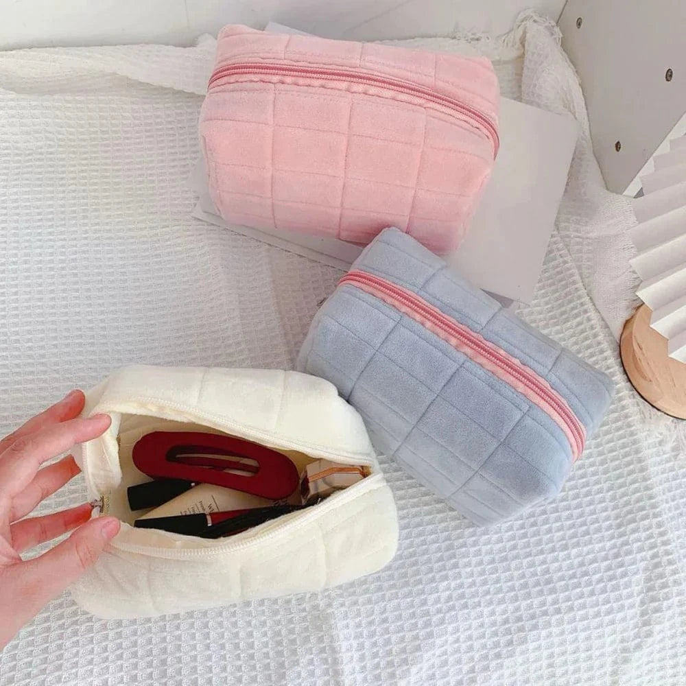 Pavoco Kosmetiktaschen & -etuis Nora kompakte Plüsch Kosmetiktasche für Damen weich