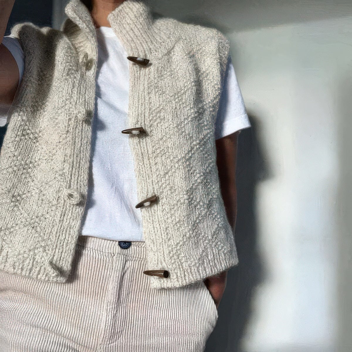 Primadon Damenpullover Silje | Schlichte Strickweste Damen mit Stehkragen lang
