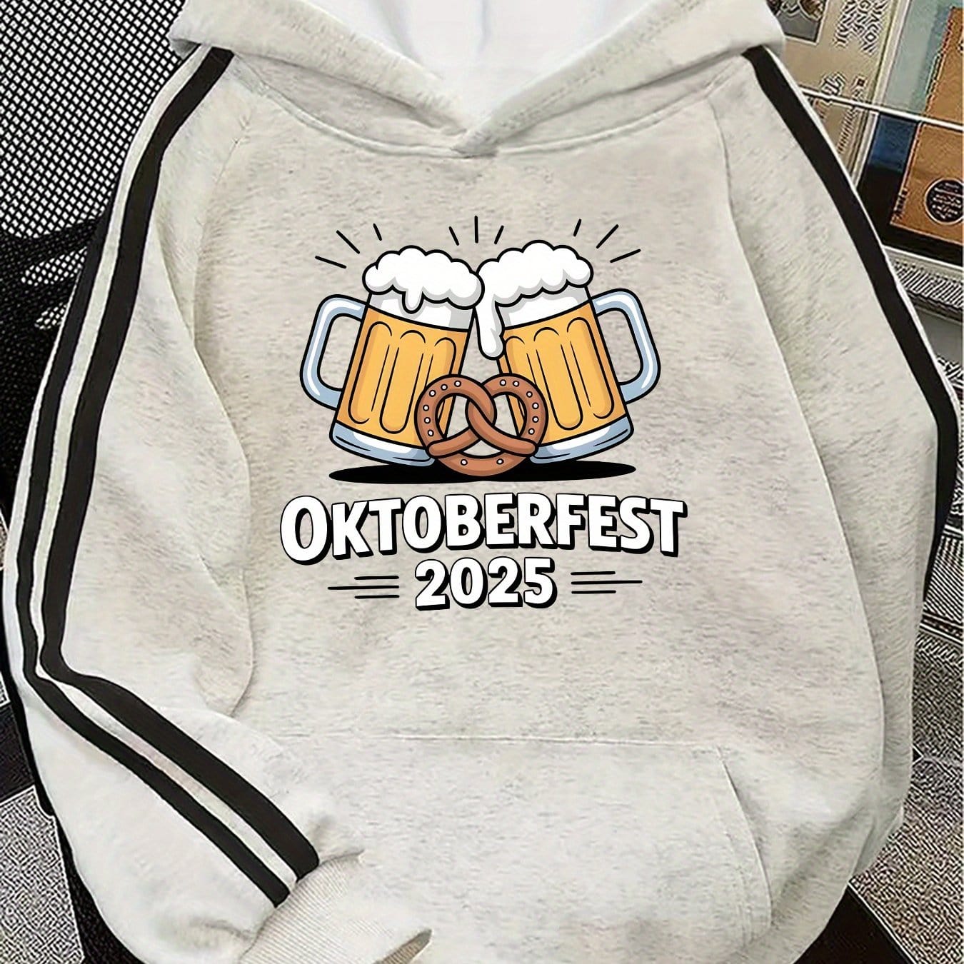 Primadon Hoodies S Helena | Flauschiger Hoodie für Damen mit Oktoberfest-Print