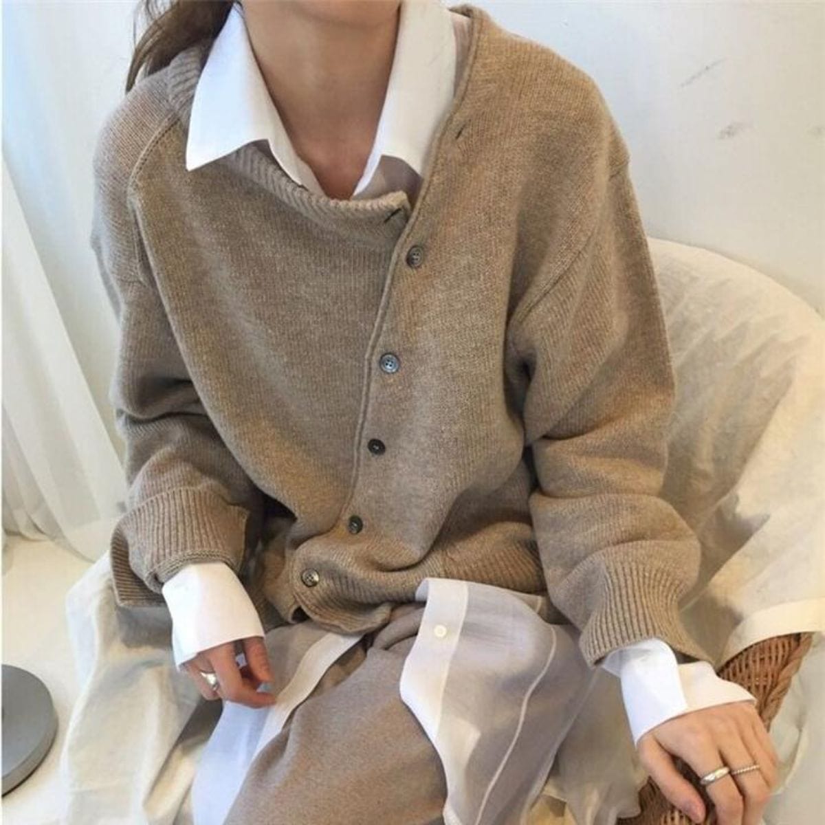 Primadon Pullover & Strickjacken Lisa | Elegante Kaschmirjacke für Damen mit Knopfdetails